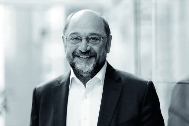 GRAND ENTRETIEN : Nous devons continuer à encourager l’engagement des citoyens dans le processus démocratique. 
