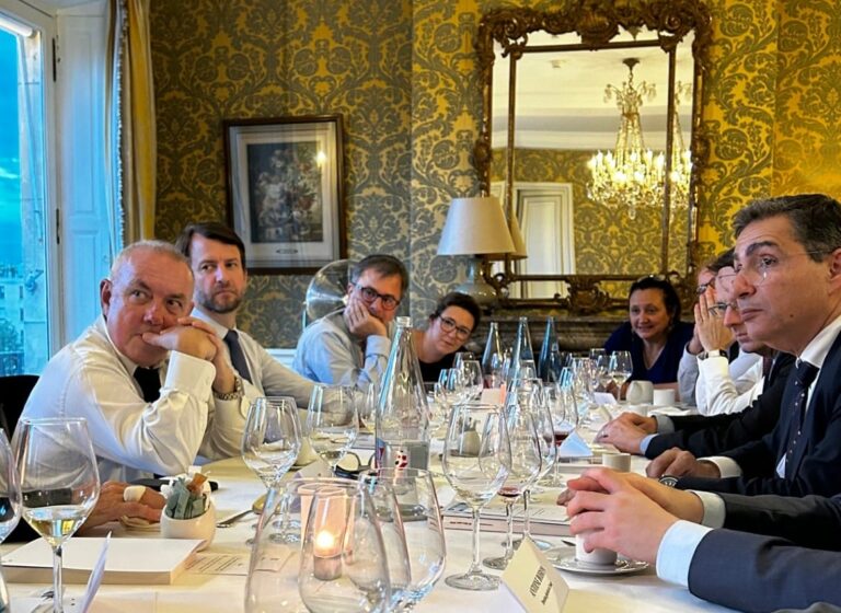 Dîner Confrontations Europe en partenariat avec le Groupe BPCE Dîner Confrontations Europe en partenariat avec le Groupe BPCE